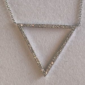 Diamond triangle necklace, 14K White Gold.